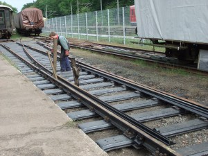 Clemens beim Weichenbau in Gleis 11 am 29. Mai 2011