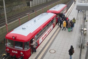 Uerdinger Schienenbus der AKN im Bahnhof Aumühle