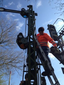 Montage des zweiten Signalflügels Montage des zweiten Signalflügels