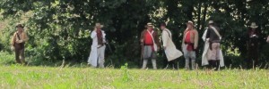 Die Räuber warten, der Zug ist schon zu hören! Die Räuber warten, der Zug ist schon zu hören!