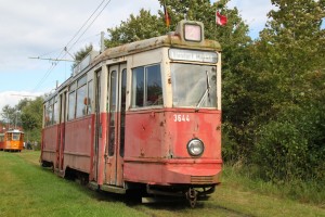 Triebwagen V6 3644 auf dem Weg nach Süden