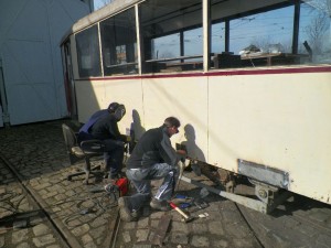 Arbeiten an Wagen 80
