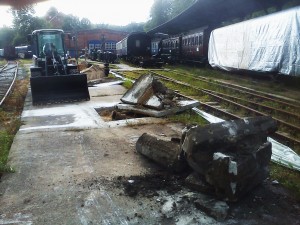 Arbeiten auf der Betonplatte