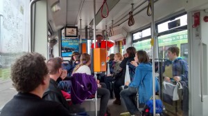 In einer modernen Straßenbahn von 2001