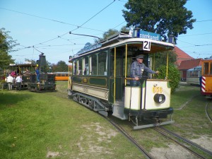 Wagen 656 gefolgt von 4 (Esel) mit dem offenen Sommer-Beiwagen 80.