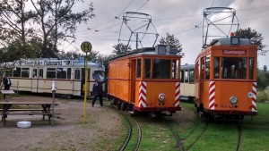 Die Kieler Arbeitswagen 353 und 354 mit den Personenwagen 80 und 241 in der Südschleife.