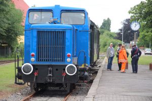 Der „alte “Fahrplan forderte einen längeren Aufenthalt in Schönberg. Nach den umfangreicheren Rangierarbeiten war auch hier etwas Zeit bis zur Abfahrt. (MaBo-Photo)