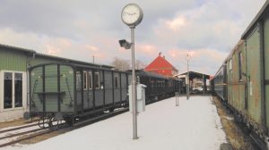 Unser Museumszug wird hoffentlich bald wie hier angezeigt nach Kiel fahren.,