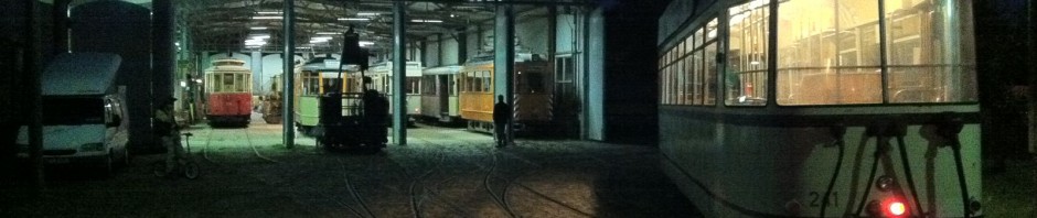 Die Straßenbahnen fahren bis spät in die Nacht.